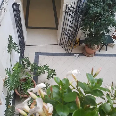 بيت ضيافة Artemide 3*
