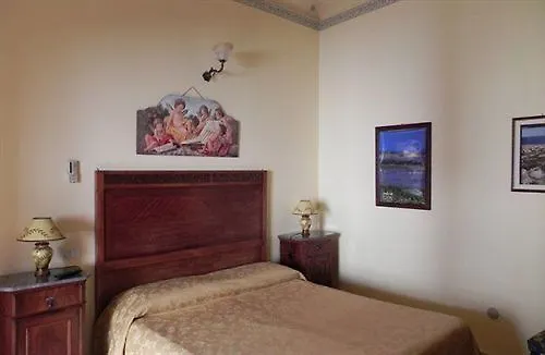 Artemide Pensión Syracuse